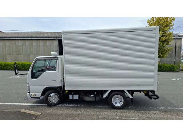 Isuzu Elf 6