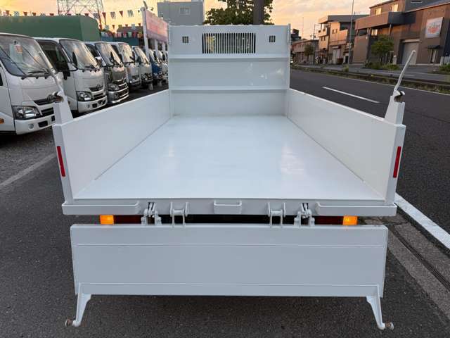 Isuzu Elf 12