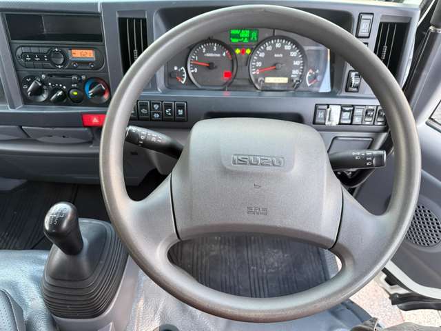 Isuzu Elf 7