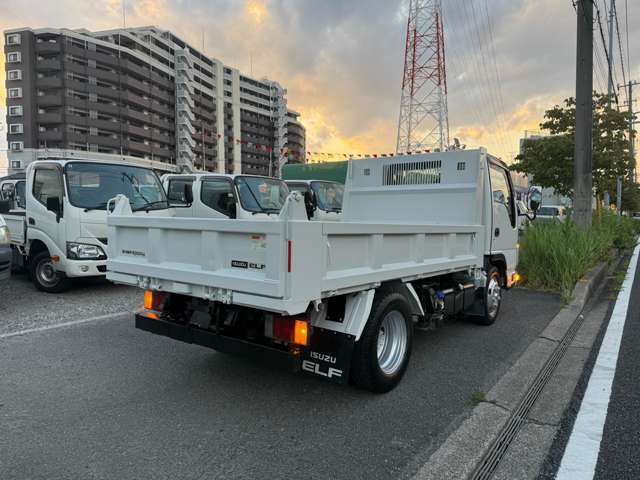 Isuzu Elf 9