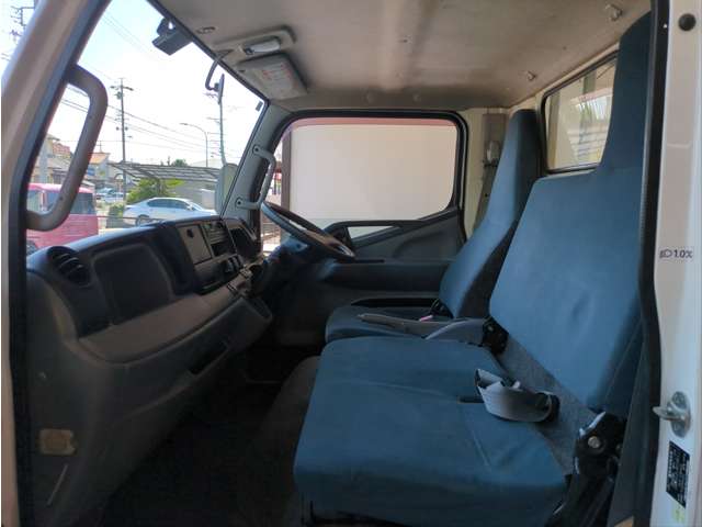 Mitsubishi Fuso Canter 9