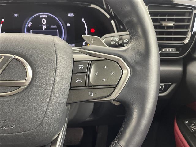 Lexus NX 11