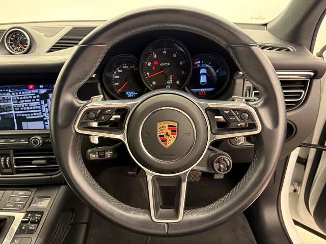Porsche Macan 5