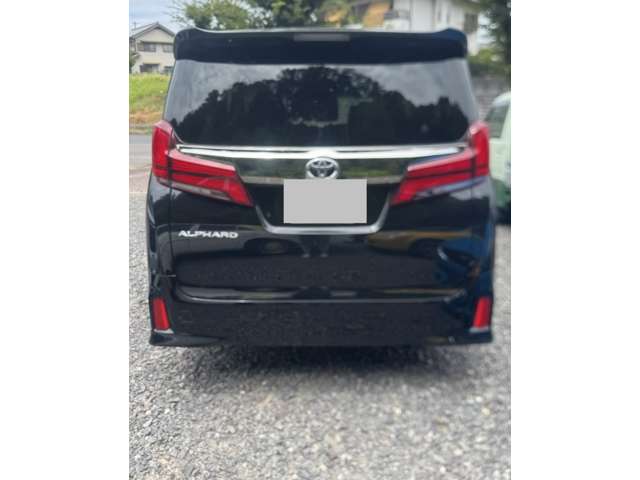Toyota Alphard 4
