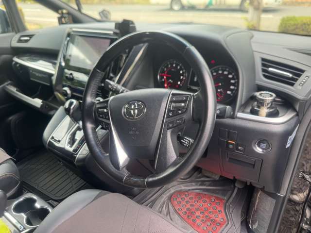 Toyota Alphard 9