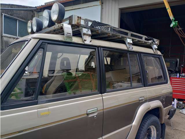 Mitsubishi Pajero 9