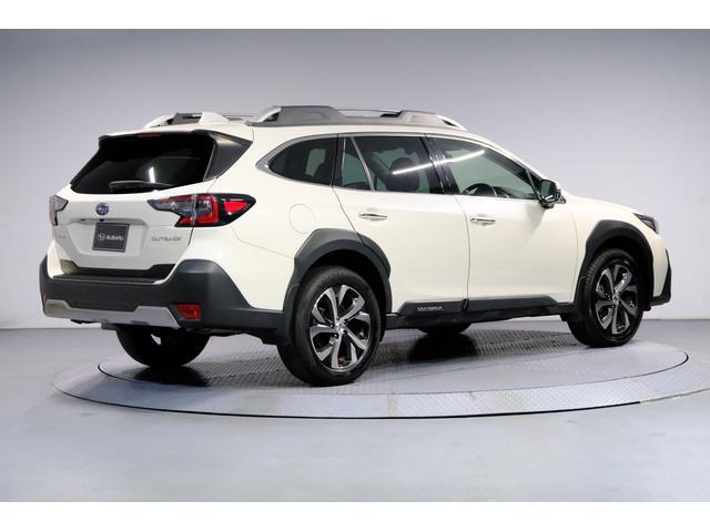 Subaru Legacy Outback 2
