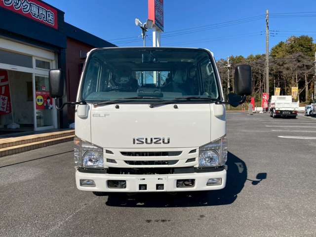 Isuzu Elf 2