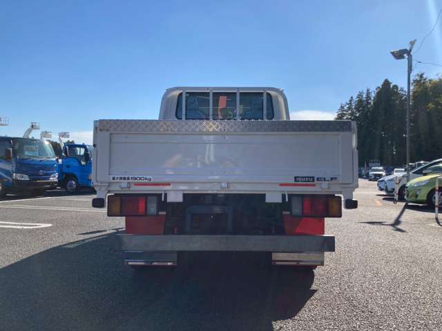 Isuzu Elf 6