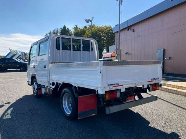Isuzu Elf 7
