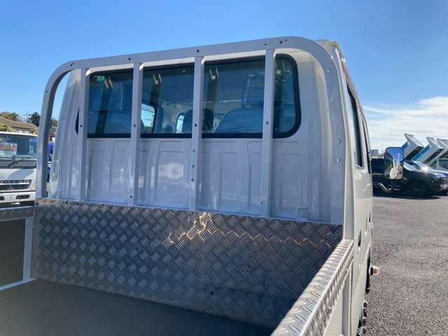 Isuzu Elf 9