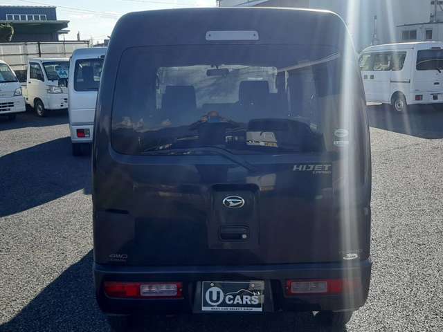 Daihatsu Hijet Cargo 11