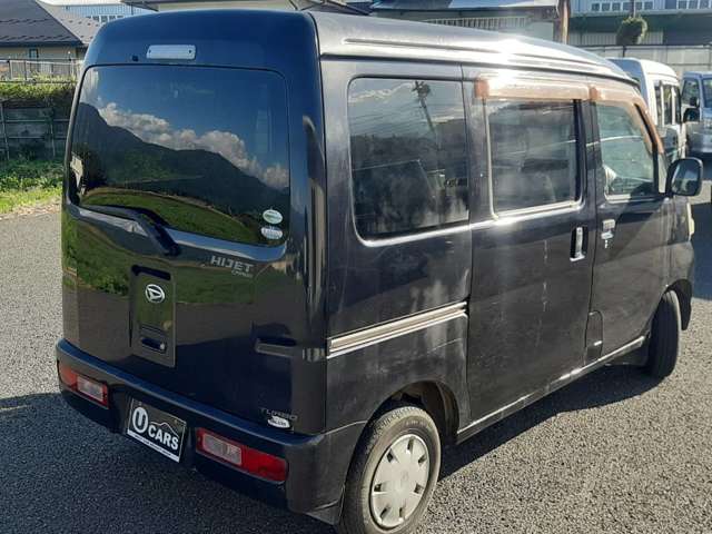 Daihatsu Hijet Cargo 12