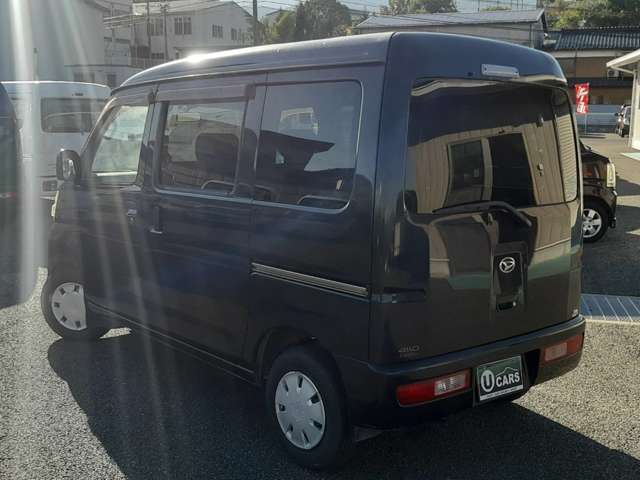 Daihatsu Hijet Cargo 10