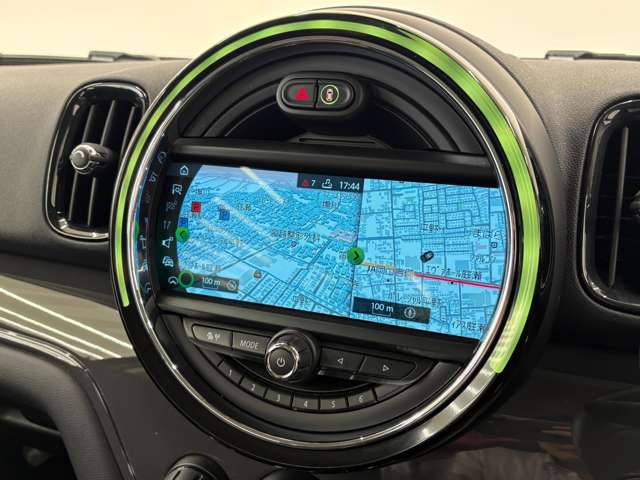 MINI Crossover 11