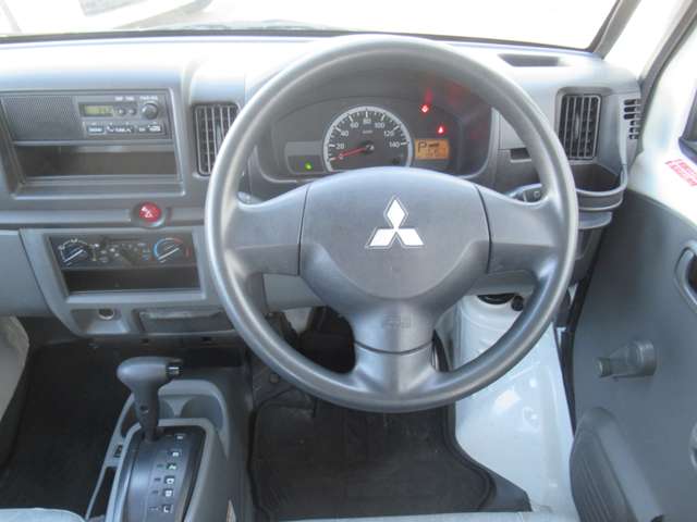 Mitsubishi Minicab Van 11