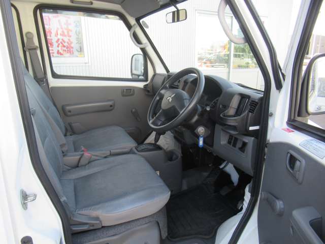 Mitsubishi Minicab Van 8
