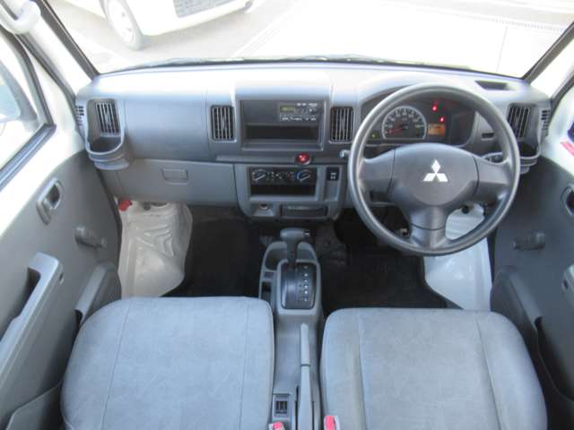 Mitsubishi Minicab Van 10