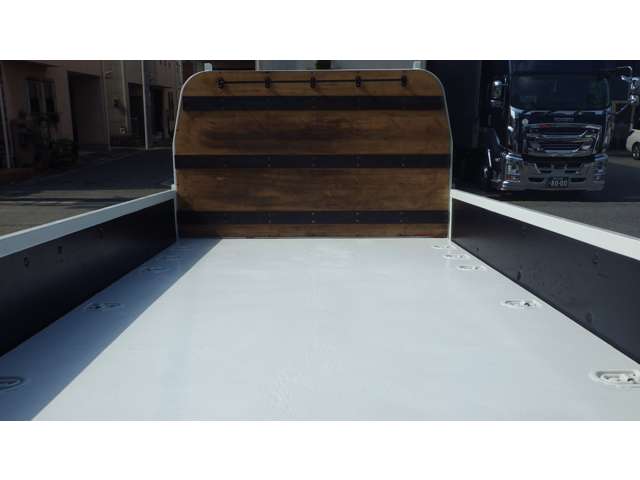 Mitsubishi Fuso Canter 12