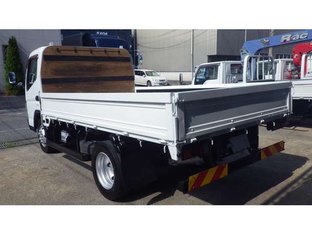 Mitsubishi Fuso Canter 4