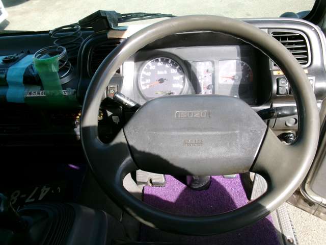 Isuzu Elf 11