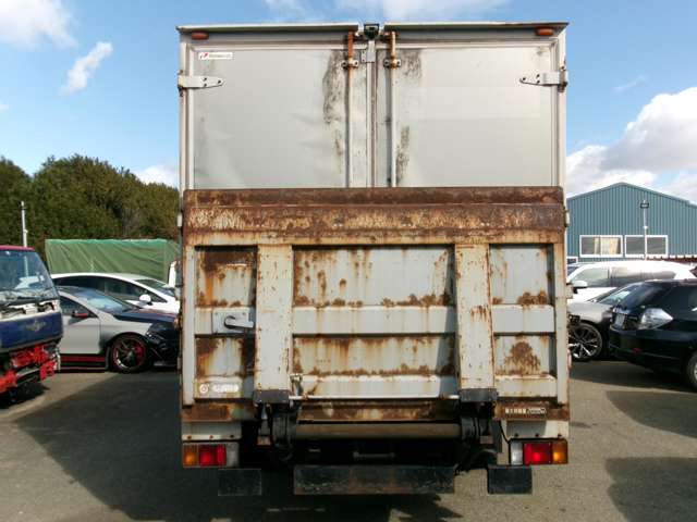 Isuzu Elf 5