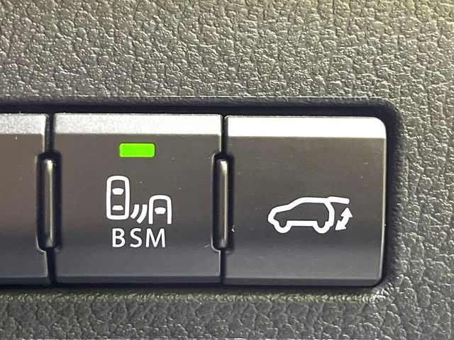 Lexus NX 7