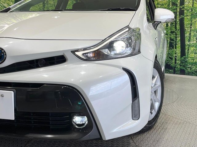 Toyota Prius α 12