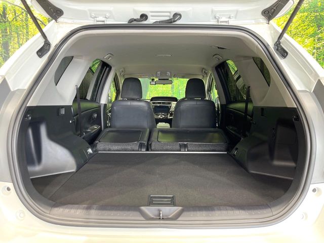 Toyota Prius α 10