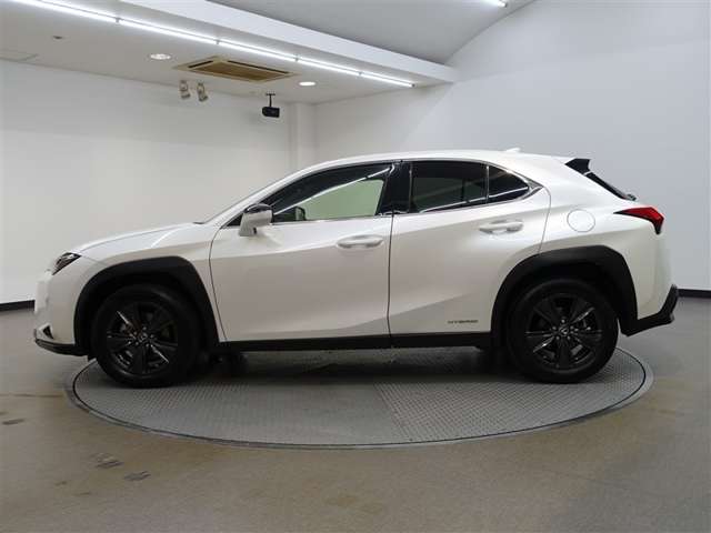 Lexus UX 7