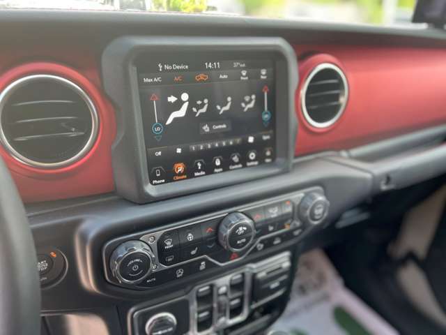 Jeep Gladiator 12