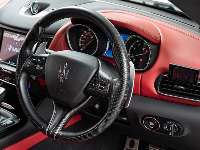 Maserati Levante 11