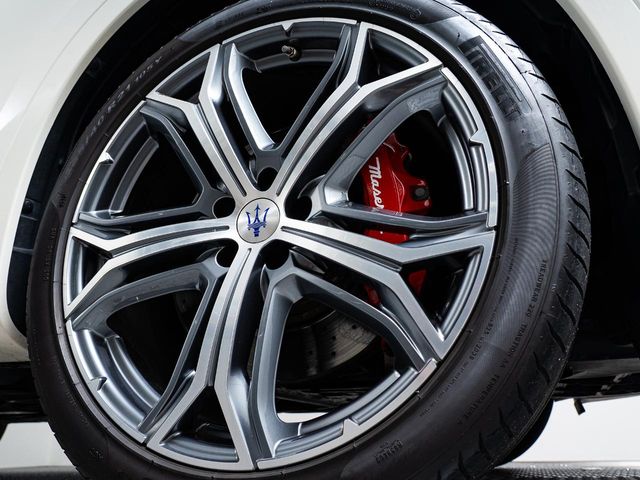 Maserati Levante 6