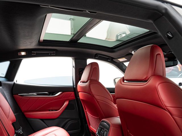 Maserati Levante 7