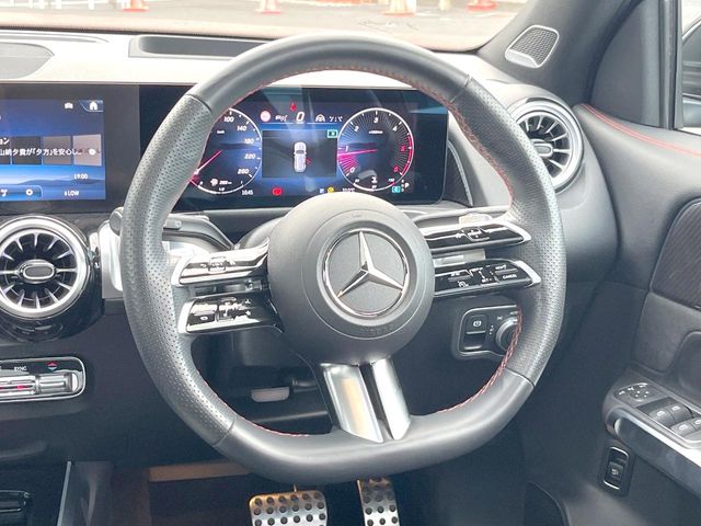 Mercedes-Benz GLB 10