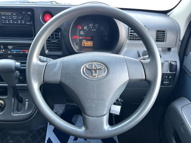 Toyota Pixis Van 6