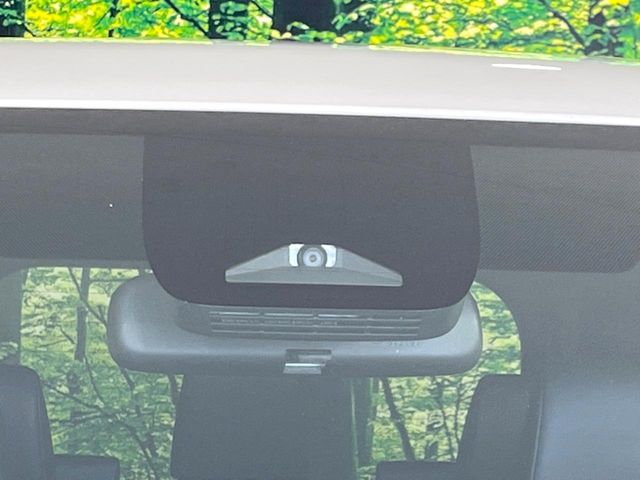 Toyota Voxy 5