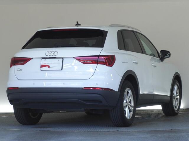 Audi Q3 11