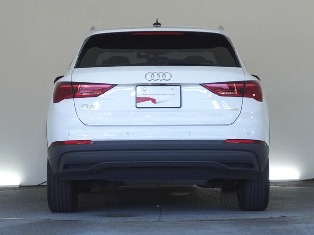 Audi Q3 12