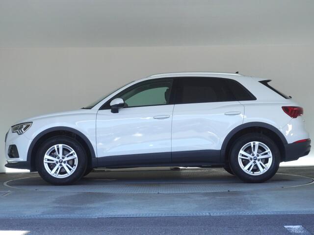 Audi Q3 10
