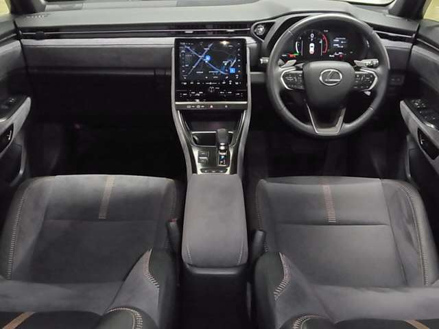 Lexus LBX 7
