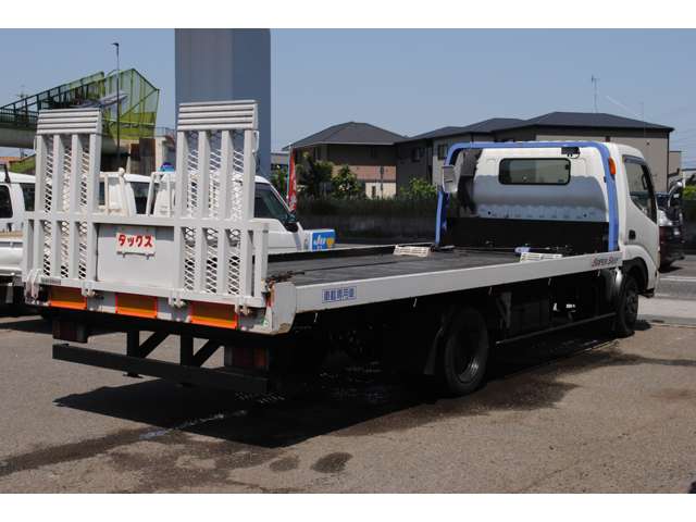 Hino Dutro 8
