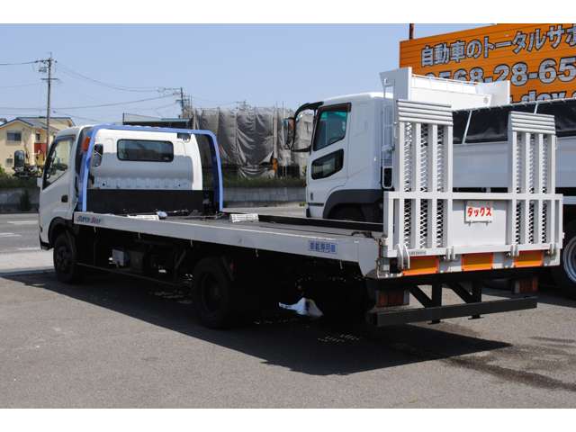Hino Dutro 10