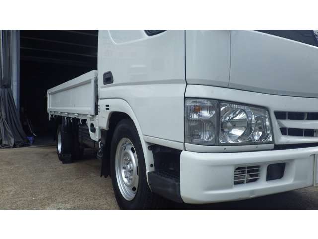 Mazda Titan Dash 8