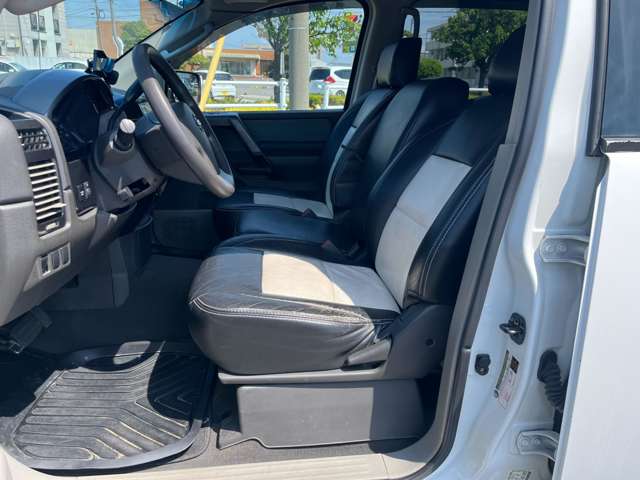 Nissan Titan 11