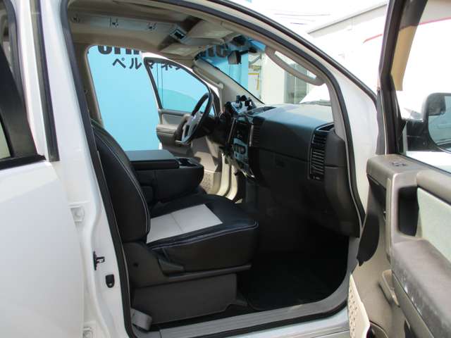 Nissan Titan 12