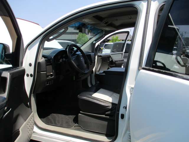 Nissan Titan 10