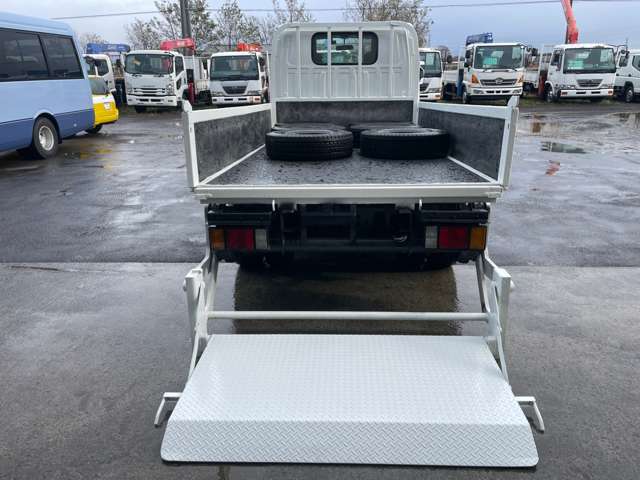 Isuzu Elf 9