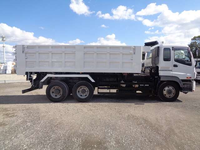 Isuzu Giga 5