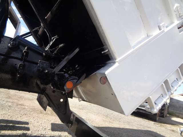 Isuzu Giga 9